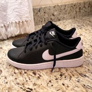 New Nike black & white